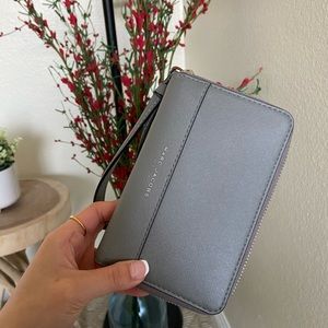 Marc jacobs saffiano leather wallet